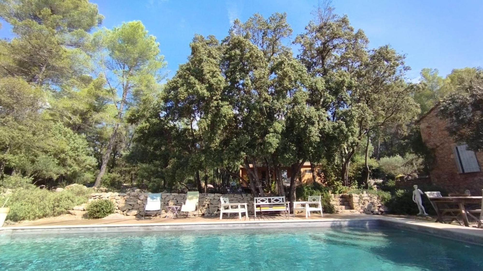 La Bergerie Des Colles Bed & Breakfast Entrecasteaux Exterior photo