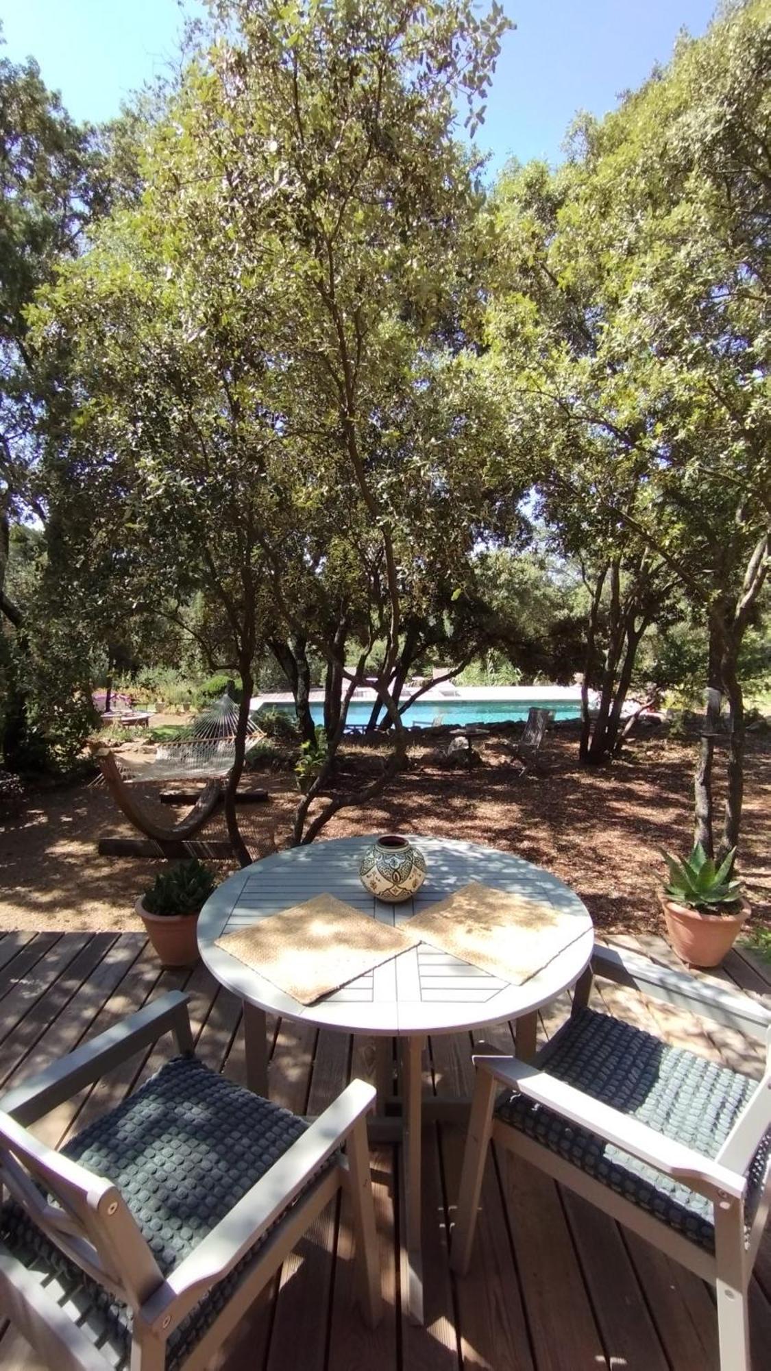 La Bergerie Des Colles Bed & Breakfast Entrecasteaux Exterior photo