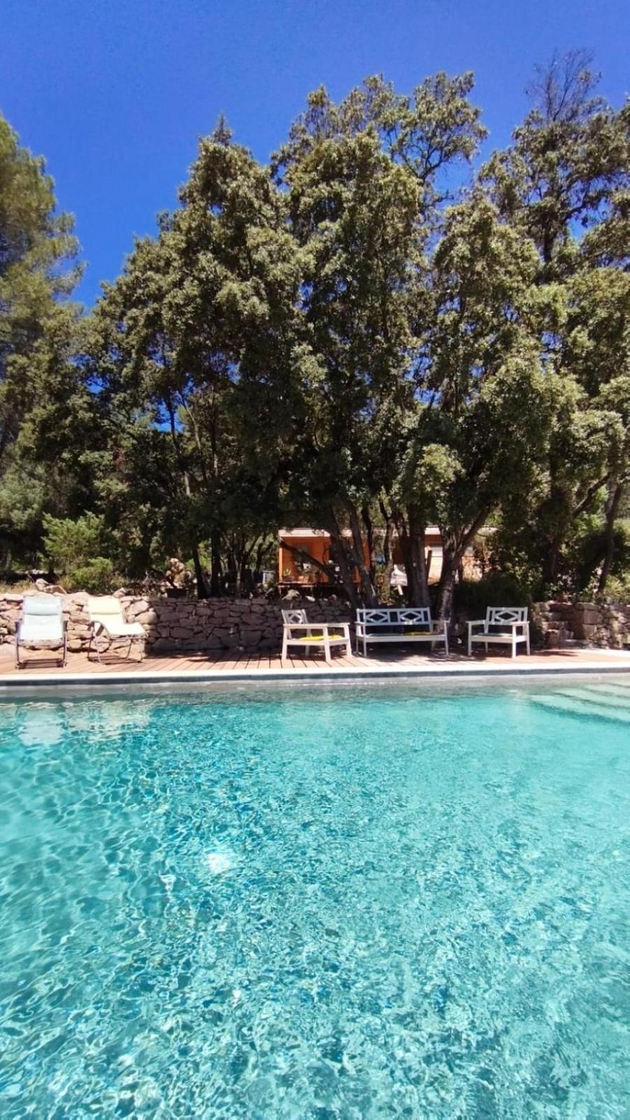 La Bergerie Des Colles Bed & Breakfast Entrecasteaux Exterior photo