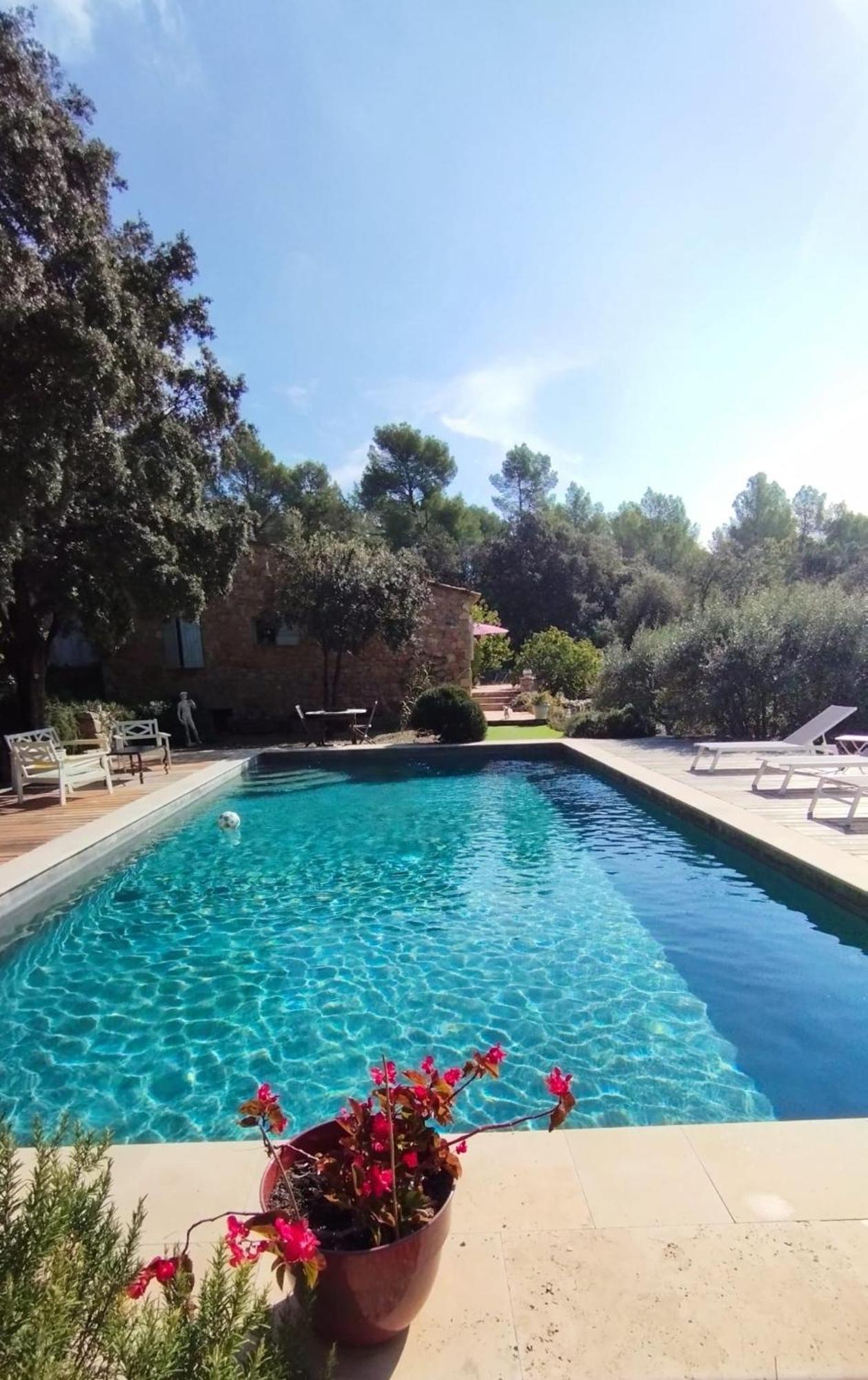 La Bergerie Des Colles Bed & Breakfast Entrecasteaux Exterior photo